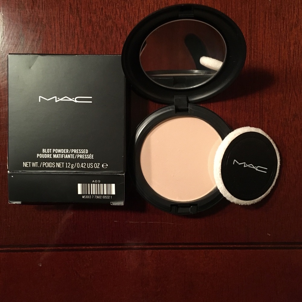 New With Tags MAC pressed blotting powder- NEW!!!